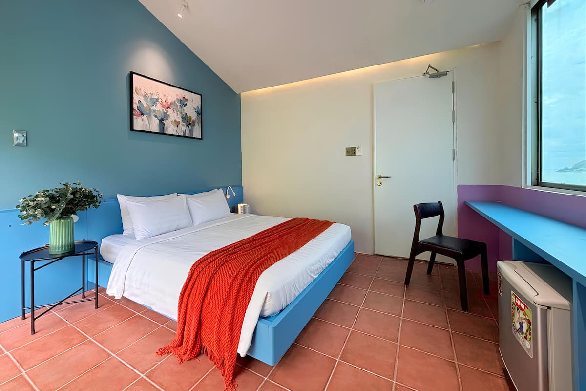 Deluxe Double Room, Balcony, Sea View | Desk, iron/ironing board, free WiFi, bed sheets