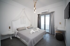 Junior Apartment | 1 bedroom, blackout curtains, iron/ironing board, free WiFi - Eunoia apartments (Santorini)