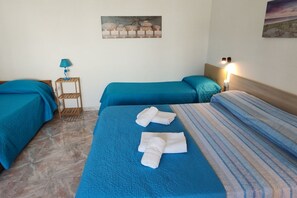 1 chambre, fer et planche à repasser