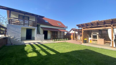 Cozy Cabin next to Cheile Turzii in a quite village with WIFI