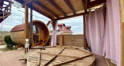 Cozy Cabin next to Cheile Turzii in a quite village with WIFI