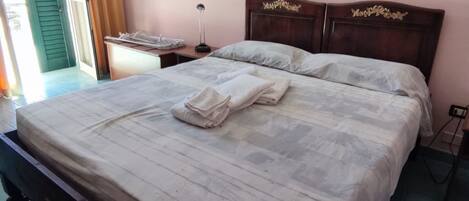 1 chambre, accès Internet, draps fournis