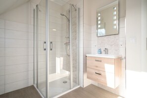 Shower - Strandhaus 2 OG in Röbel (Röbel/Müritz)