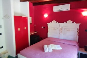 1 bedroom, Internet, bed sheets - La Palma Residence - Double Room Barcelona (TORRE SAN GIOVANNI)