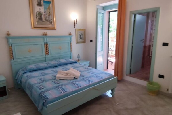 1 bedroom, internet, bed sheets