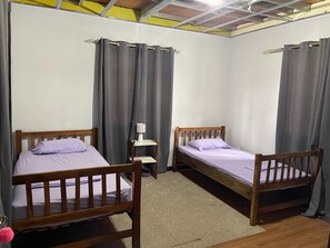 4 bedrooms, iron/ironing board, free WiFi, bed sheets - Tropical Oasis in Managua (Nindiri)