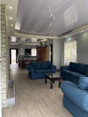 Living area - Tropical Oasis in Managua (Nindiri)