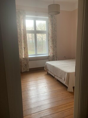 2 bedrooms, iron/ironing board, WiFi, bed sheets - Ferienwohnung am Lindenplatz - Wohnung Weitblick (Baumgarten)