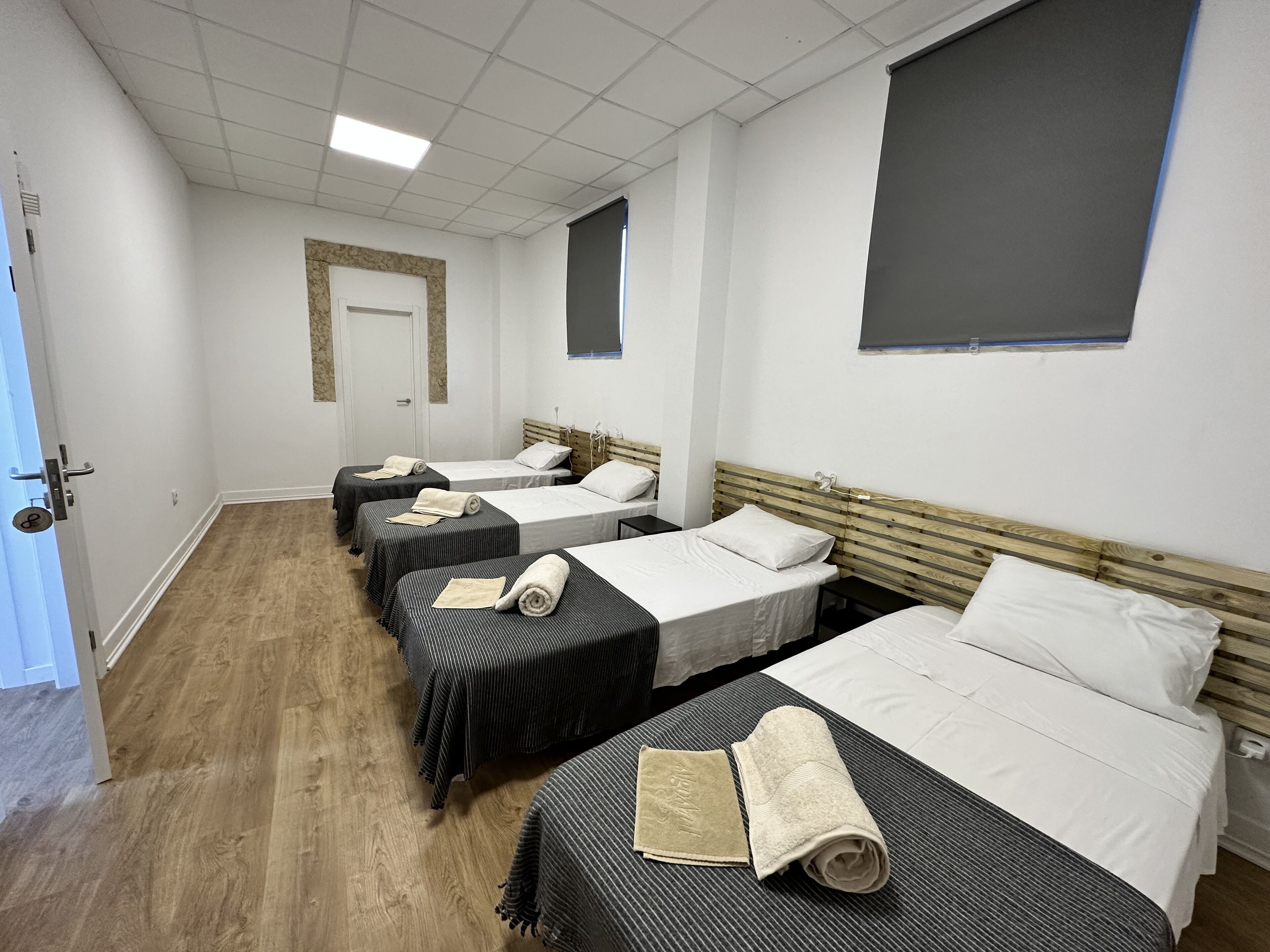 Wi-Fi gratuit, draps fournis