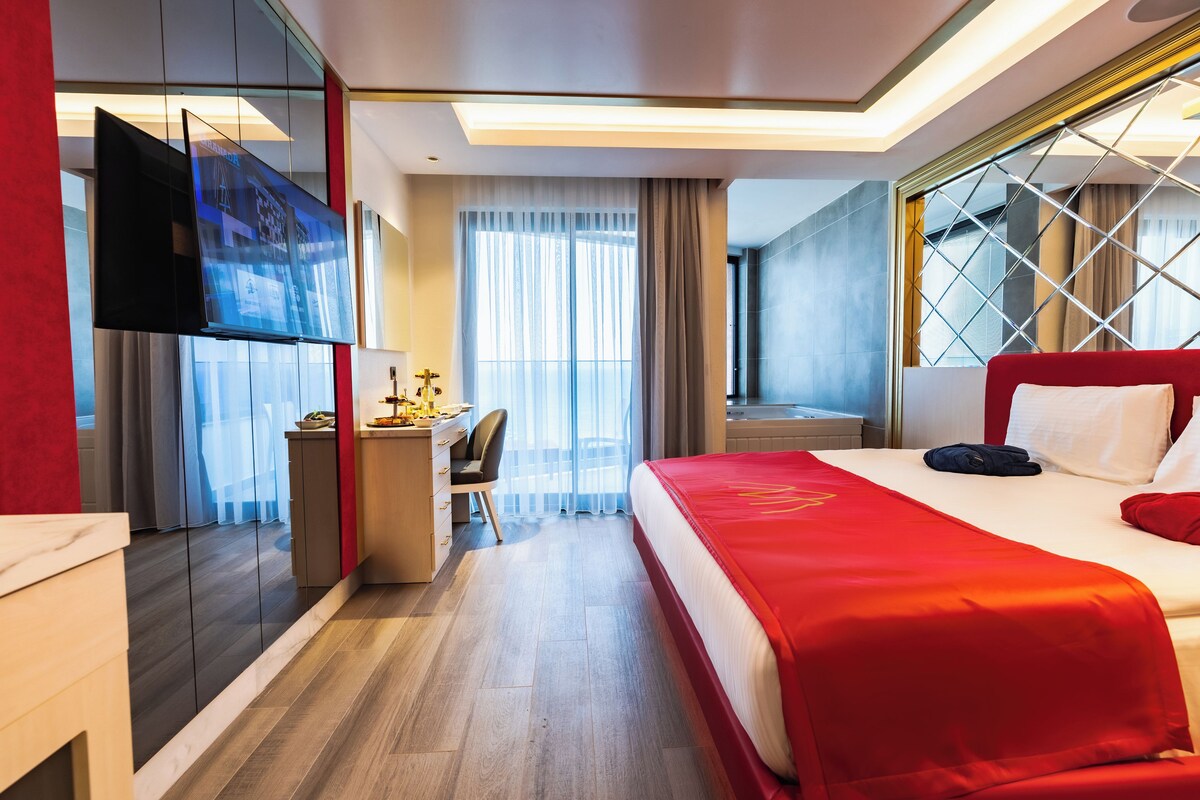 Free minibar items, in-room safe, desk, free WiFi