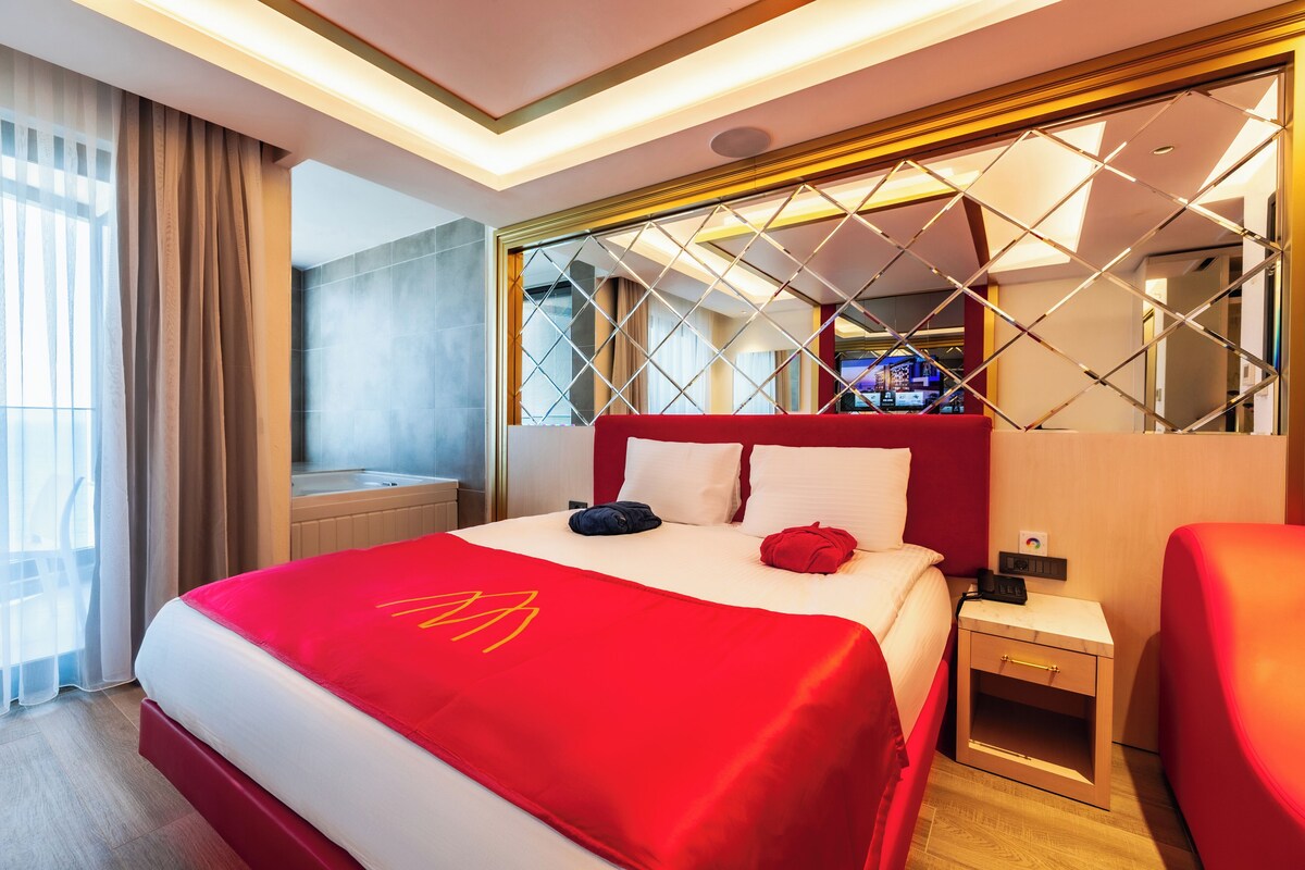 Free minibar items, in-room safe, desk, free WiFi