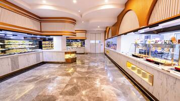 Free daily buffet breakfast