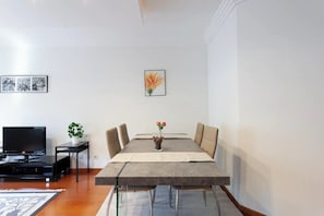 Elite Apartment | In-room dining