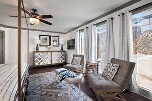 1 makuuhuone, työpöytä, silitysrauta/-lauta, Wi-Fi