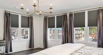 Park House On Main: KingBed_Shops and Coffee