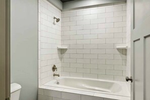 Douche, serviettes fournies