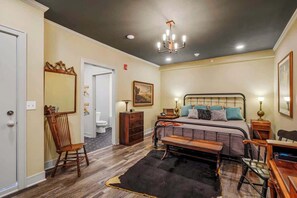 1 makuuhuone, työpöytä, Wi-Fi, vuodevaatteet