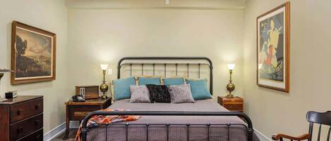 1 Schlafzimmer, Schreibtisch, WLAN, Bettwäsche