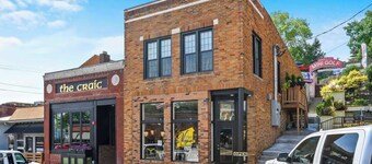 Stay On Main:King Bed: Walkable Area