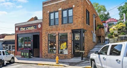 Stay On Main:King Bed: Walkable Area