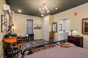 1 makuuhuone, työpöytä, Wi-Fi, vuodevaatteet