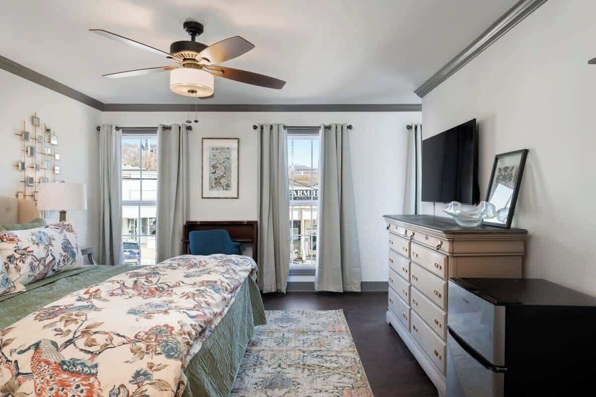 1 quarto, escrivaninha, ferros/tábuas de passar roupa, Wi-Fi