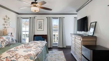 1 soverom, skrivebord, strykejern/-brett og wi-fi