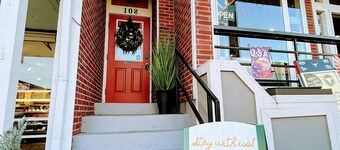 Heart of Parkville_Charming 1 Bed+King Stay_Shops