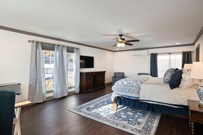 1 soveværelse, skrivebord, Wi-Fi