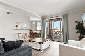 スマートテレビ、書斎 / ワークスペース