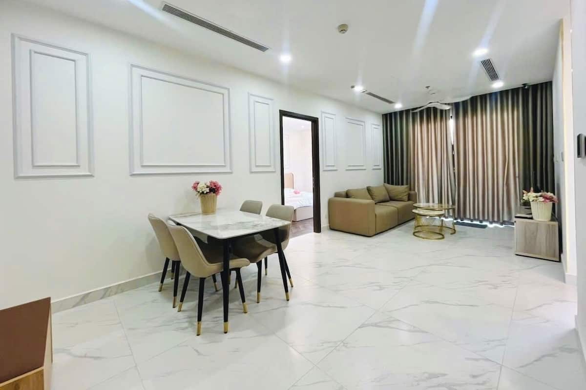 Deluxe Apartment | 1 bedroom, iron/ironing board, free WiFi, bed sheets