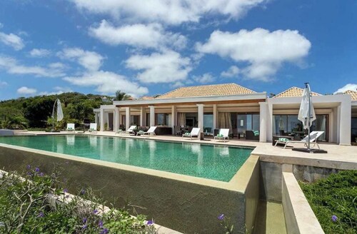 Luxury ocean view mansion with private pool