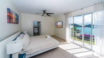 3 makuuhuonetta, työpöytä, silitysrauta/-lauta, Wi-Fi