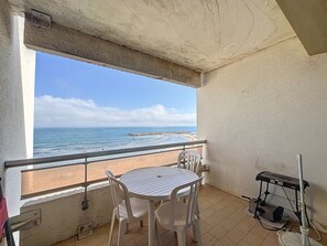 Outdoor dining - Carnon F2 Seafront with Private Garage (Mauguio)