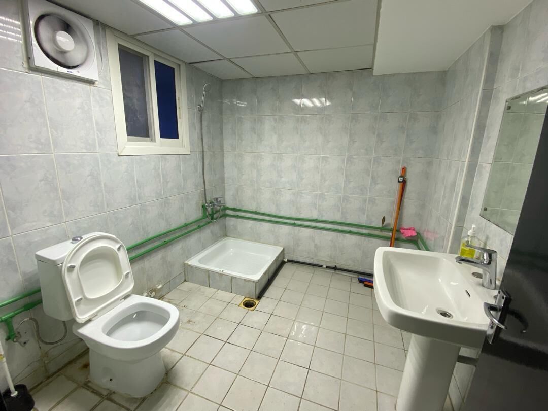 Asciugacapelli, asciugamani, sapone, shampoo