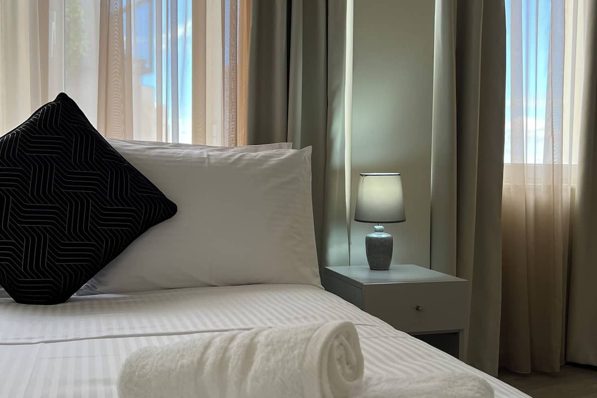 Frette Italian sheets, premium bedding, memory foam beds