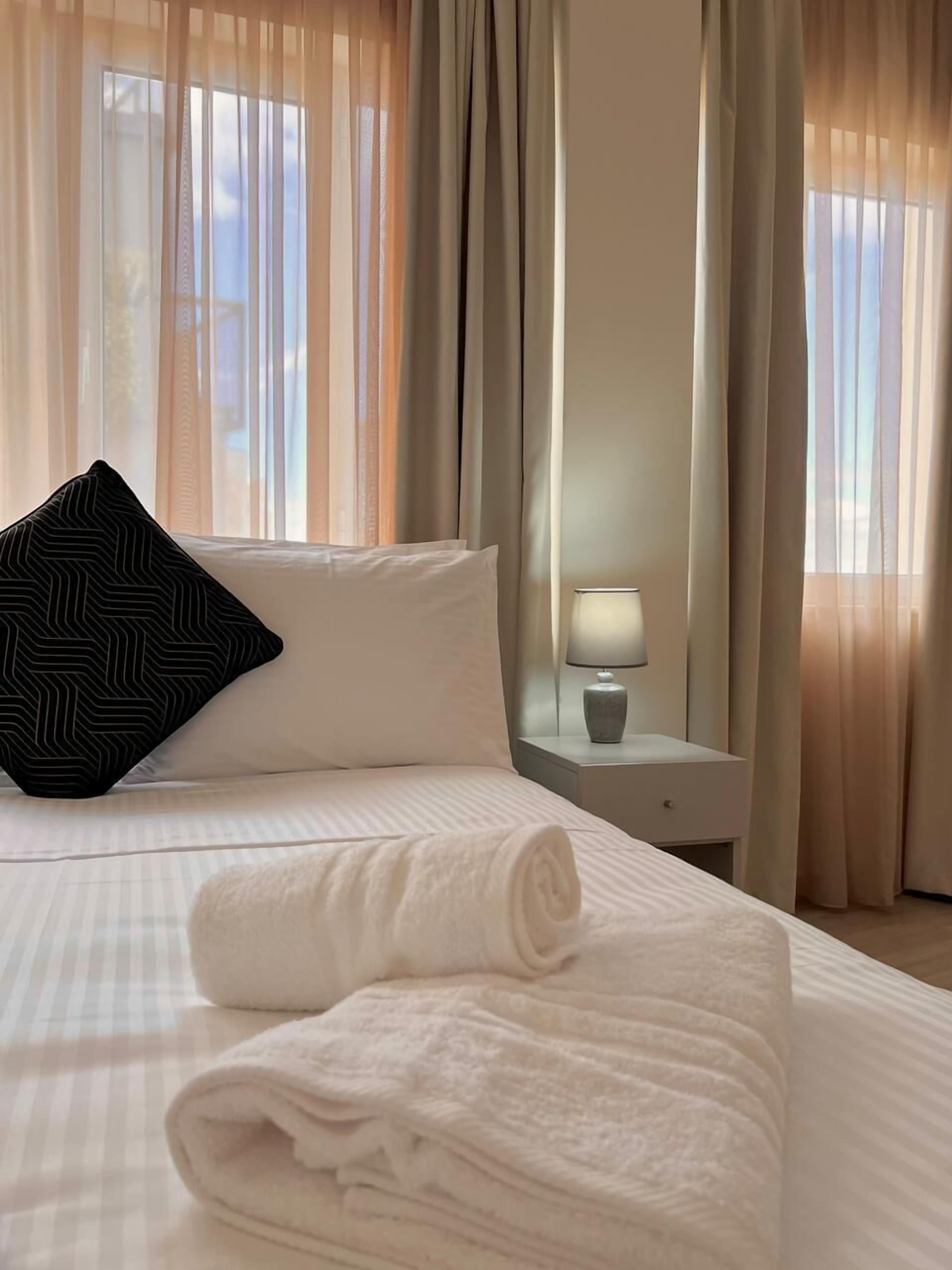 ملاءات إيطالية من طراز فريتي وأغطية فراش متميزة