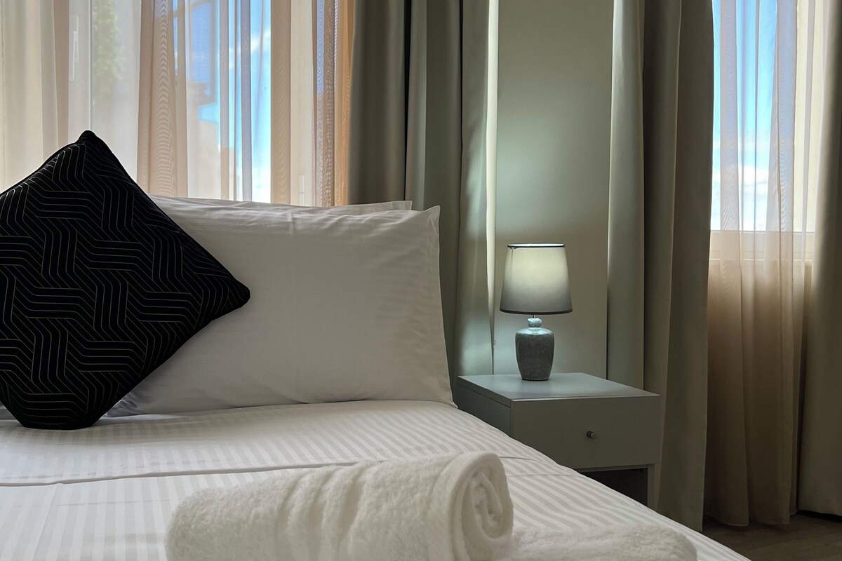 Frette Italian sheets, premium bedding, memory foam beds