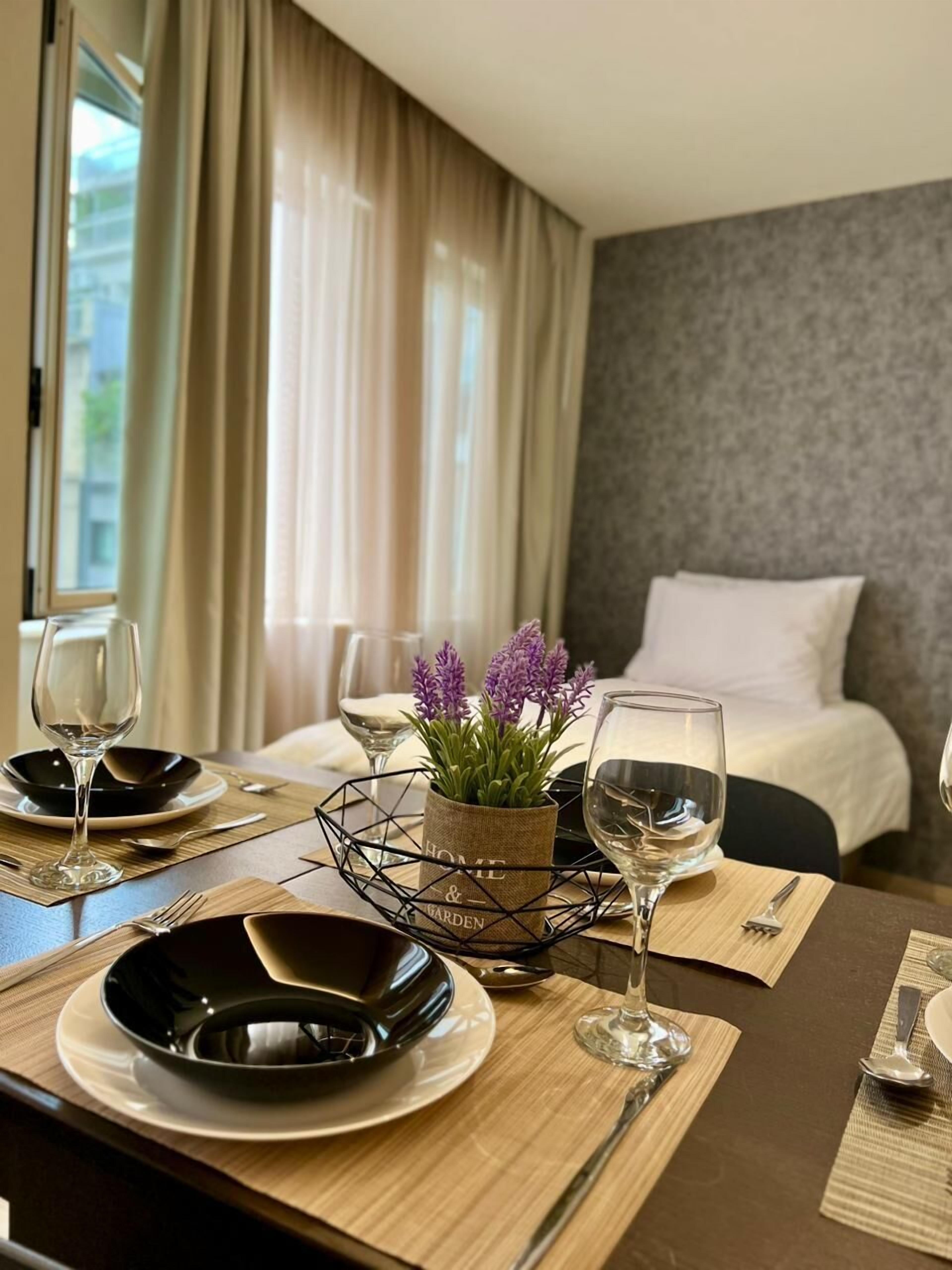 Premium-suite | Opholdsområde | 37-tommers smart-tv med kabelkanaler, Netflix, streamingtjenester