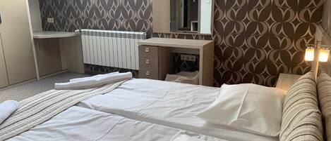 Apartment, 2 Bedrooms, Smoking, Balcony | 2 bedrooms