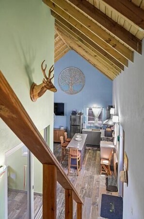 Interior - The Island Lodge (Noord)