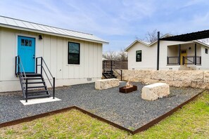 Exterior - Casita Fulton - Fire Pit & Close to Main St (Fredericksburg)