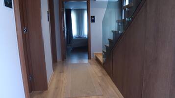 Deluxe Double Room | Living area