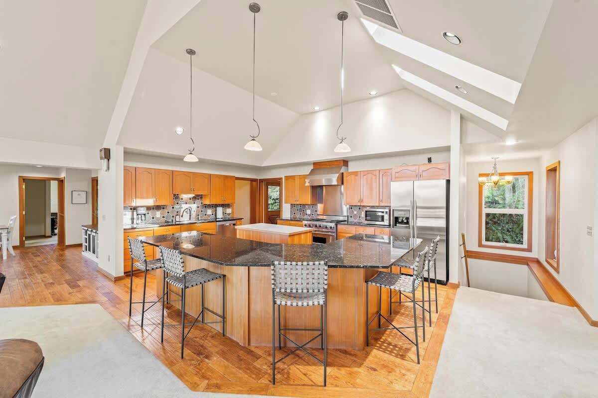 冰箱、微波炉、烤箱、炉灶