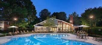 Modern luxe 2BD/2BA Apartment I Free Parking