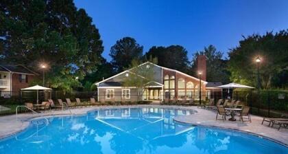 Modern luxe 2BD/2BA Apartment I Free Parking