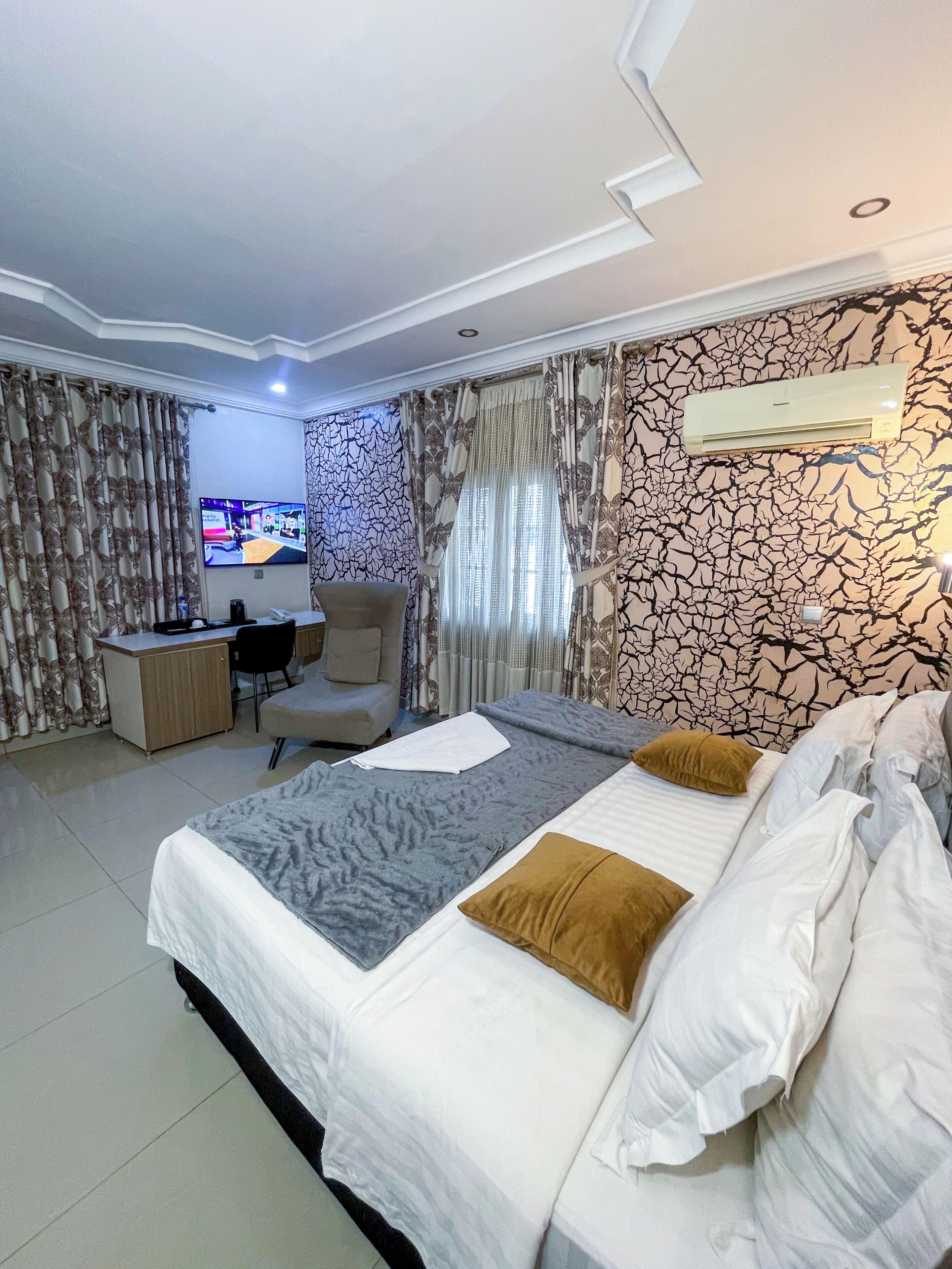 Executive Room | Egyptian cotton sheets, premium bedding, down duvets