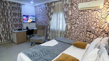 Executive Room | Egyptian cotton sheets, premium bedding, down duvets