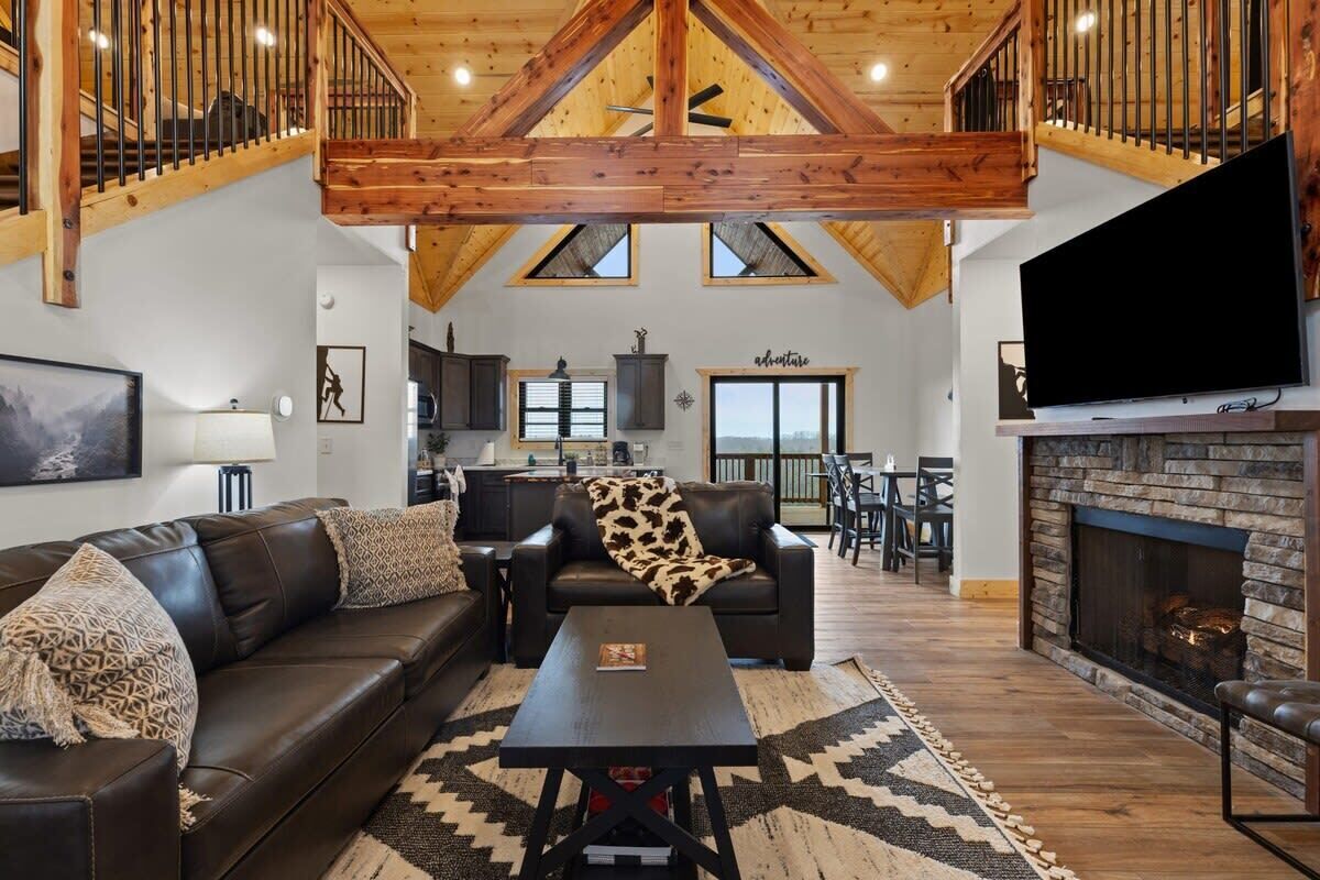 TV, fireplace