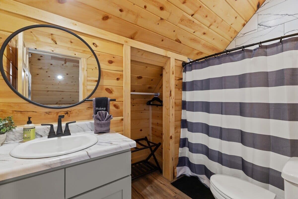 Een douche, een haardroger, handdoeken